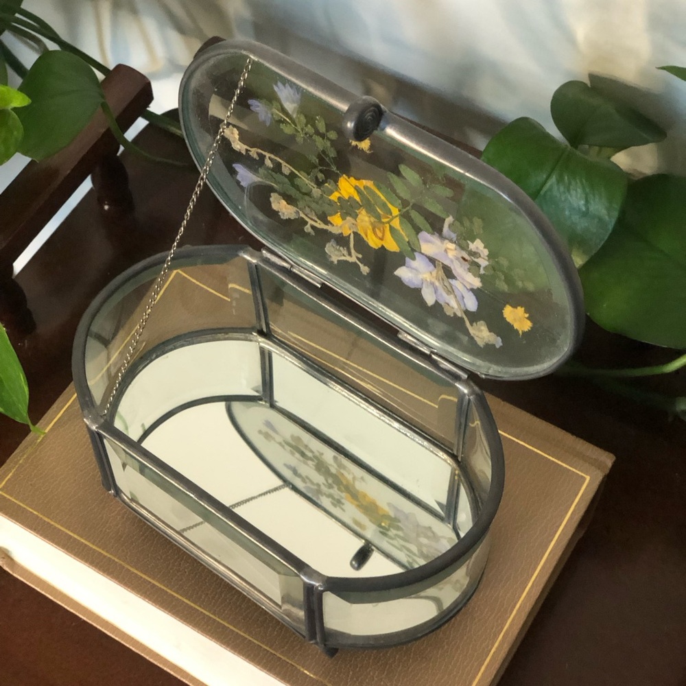 Vintage Oval Pressed-Flower Glass & Pewter-Finished Trinket Box